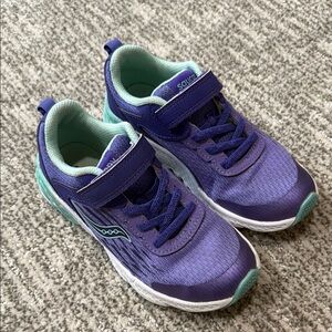 Saucony Purple and Green Sneakers Lightweight Athletic Design